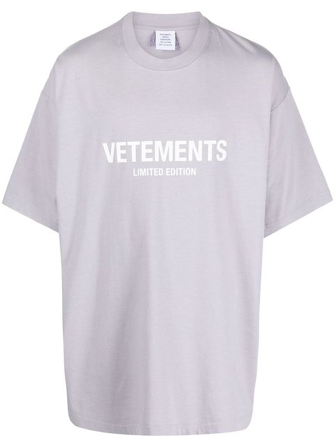VETEMENTS T-Shirt mit Logo-Print
