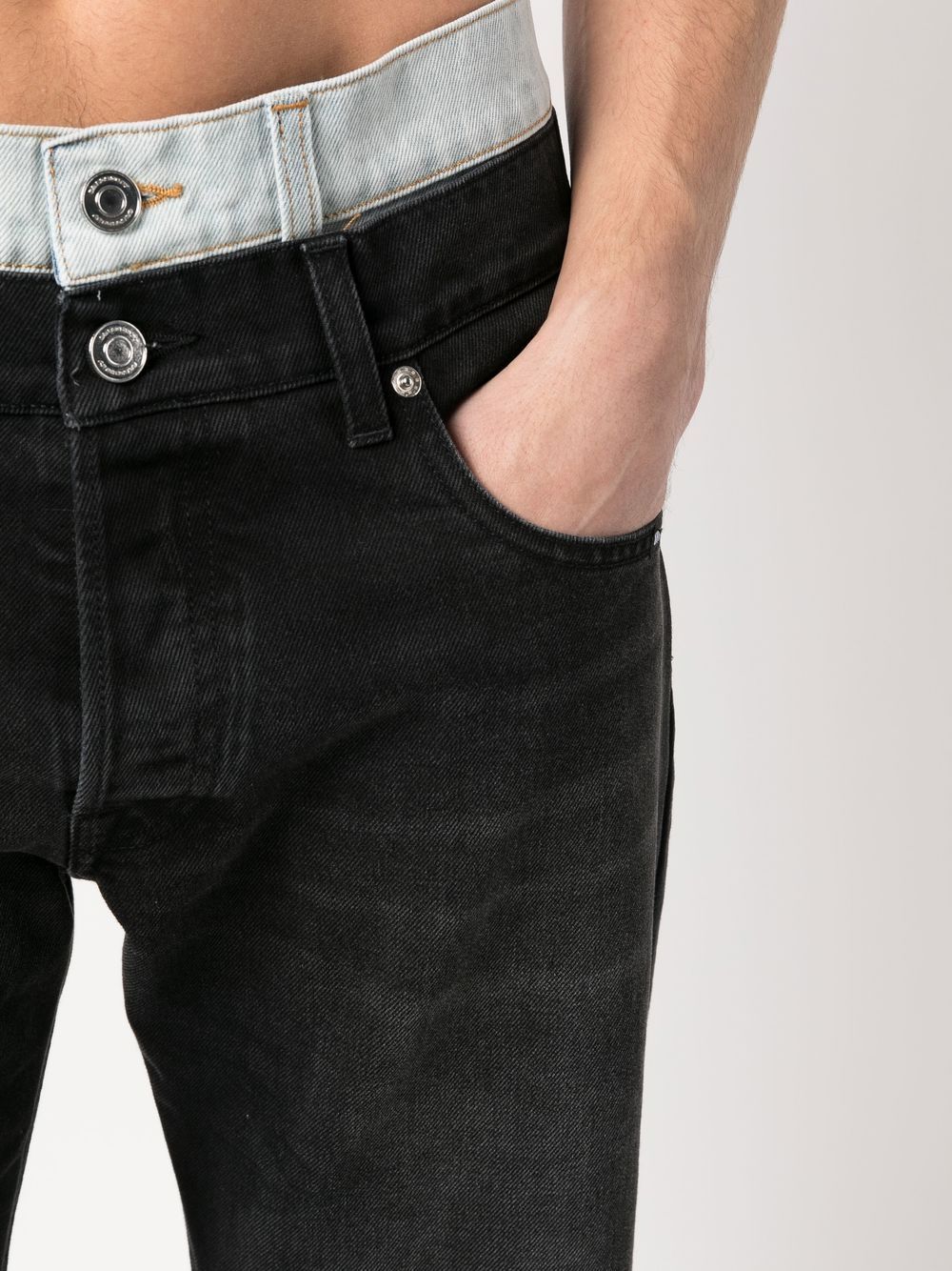 Shop Vtmnts Mid-rise Straight-leg Jeans In Schwarz