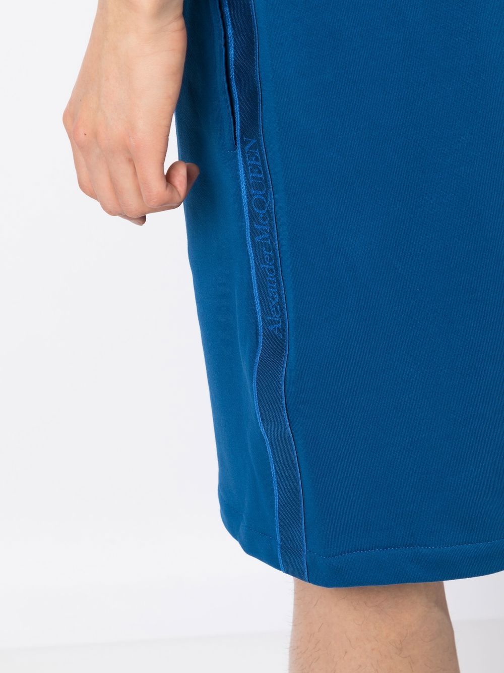Shop Alexander Mcqueen Logo-tape Cotton Track Shorts In Blau