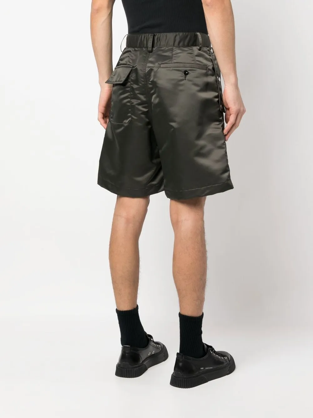 Shop Sacai Buckle-fastened Tailored Shorts In Grün