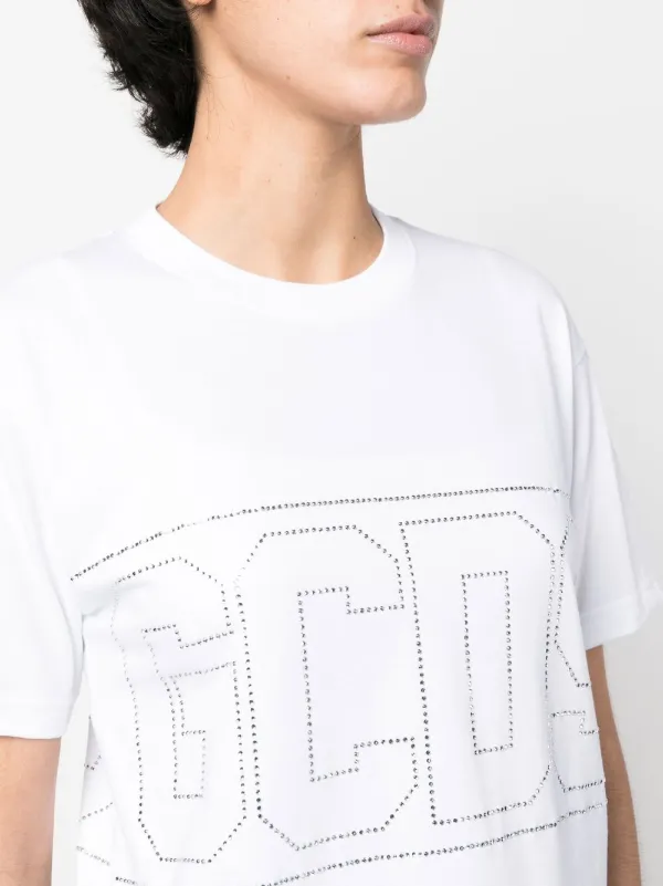 【GCDS】スタッズロゴ クロップド Tシャツ GCDS スタッズロゴ クロップド Tシャツ | ホワイト | FARFETCH JP