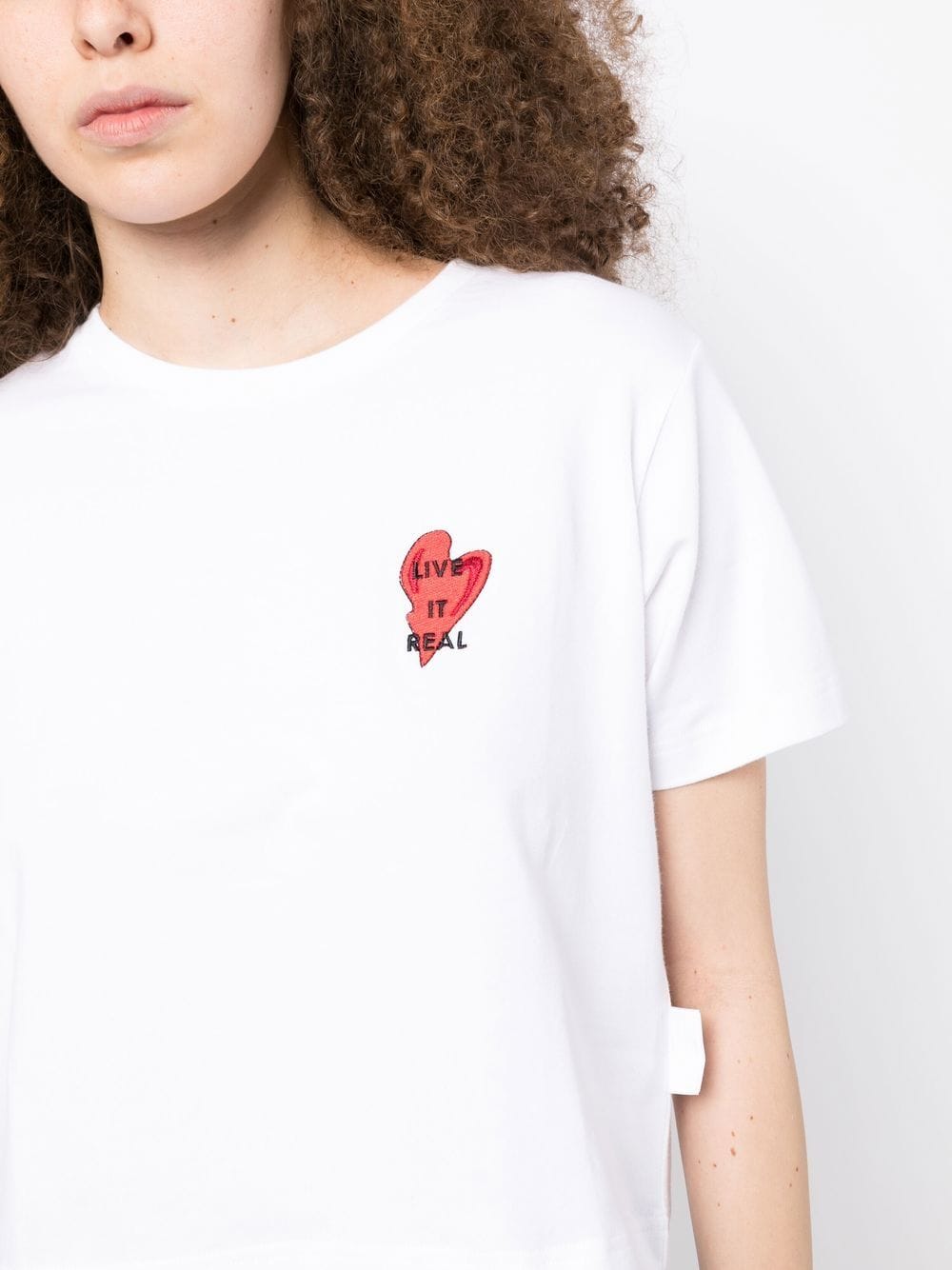 Shop Izzue Heart-embroidery Cropped T-shirt In White