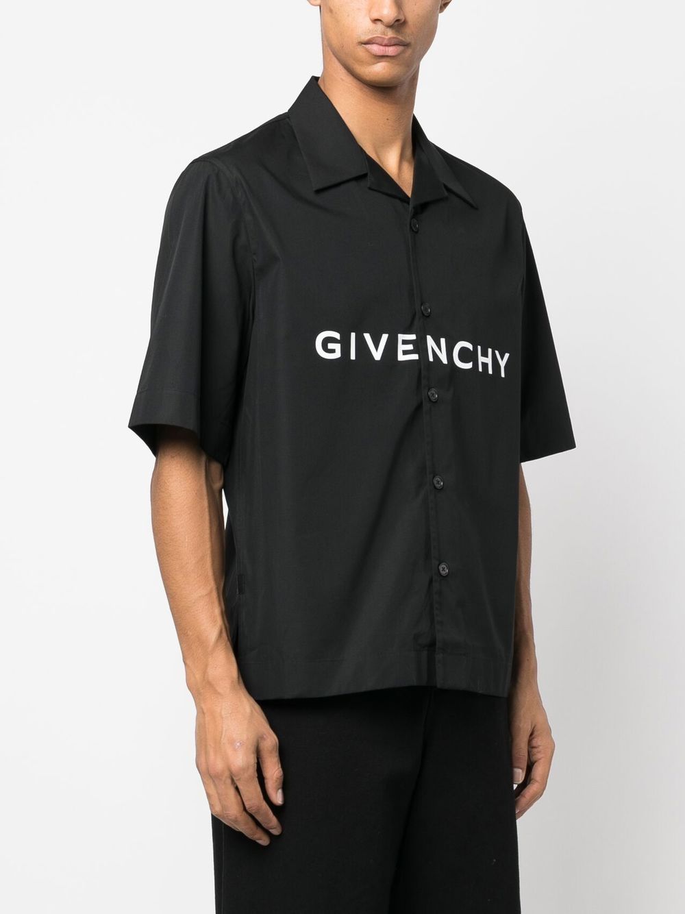Shop Givenchy Logo-print Short-sleeve Shirt In Schwarz