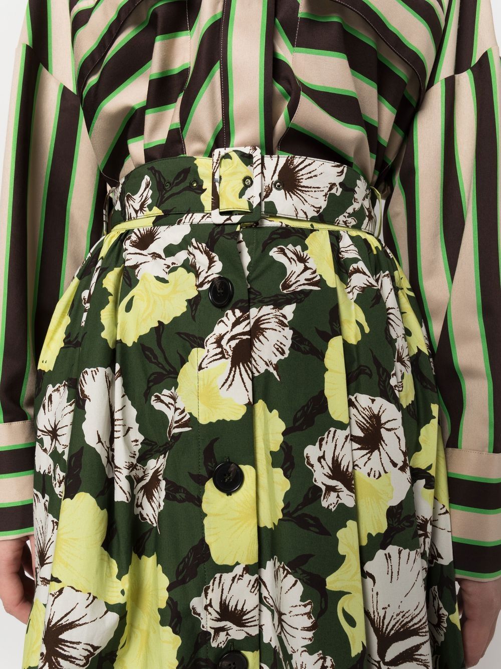 Shop Msgm Hibiscus Camouflage-print Skirt In 绿色