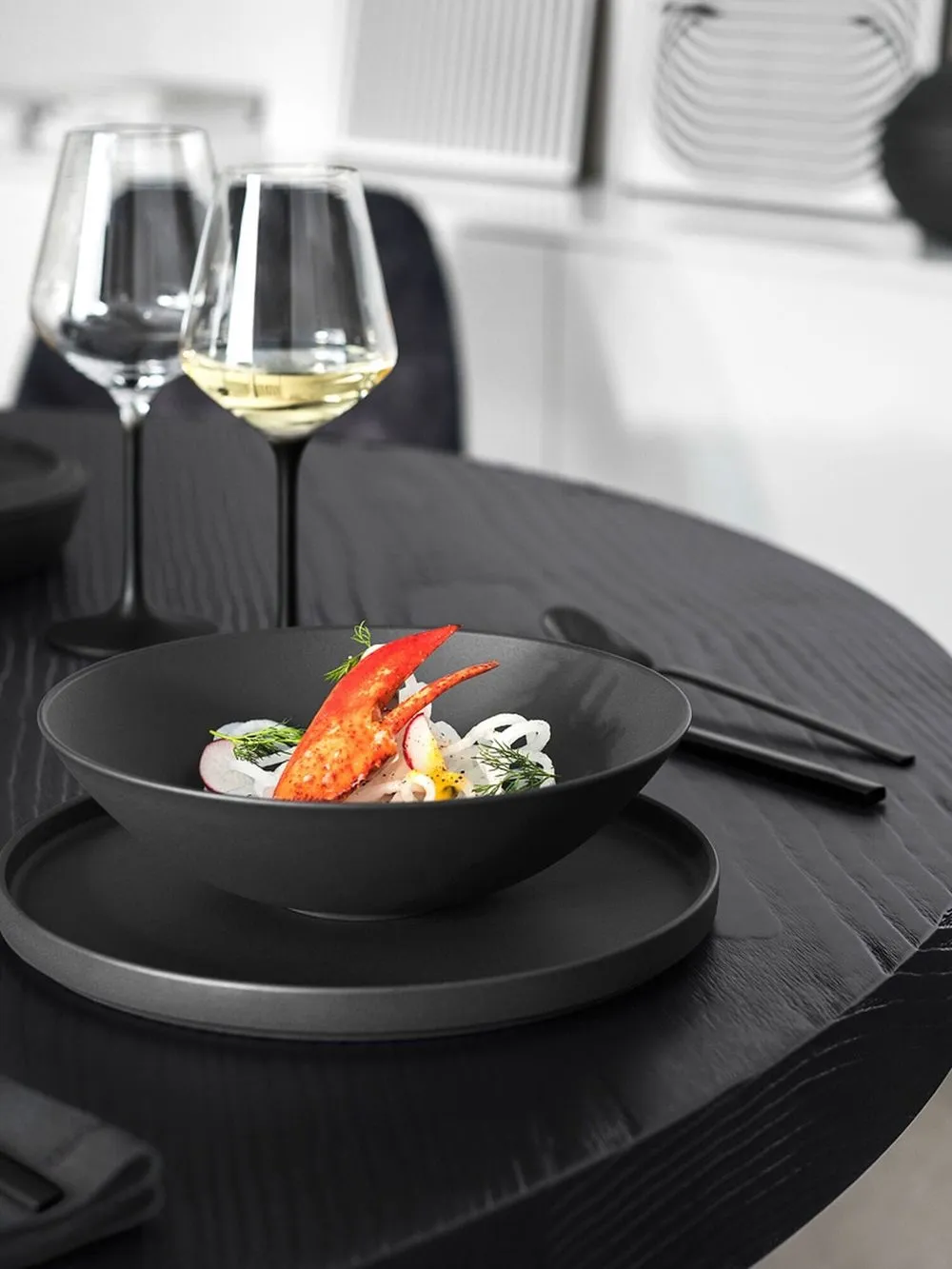 Villeroy & Boch Set Of Seven Porcelain Plates And Bowls In 011 Black