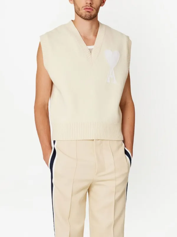 AMI Paris Ami De Coeur ニットベスト | ニュートラル | FARFETCH JP
