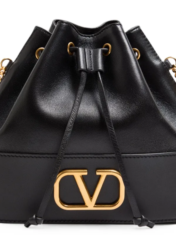 【極美品】VALENTINO ショルダー バケット バッグ レザー ブラック Valentino Garavani Vロゴ レザーバケットバッグ ミニ | ブラック