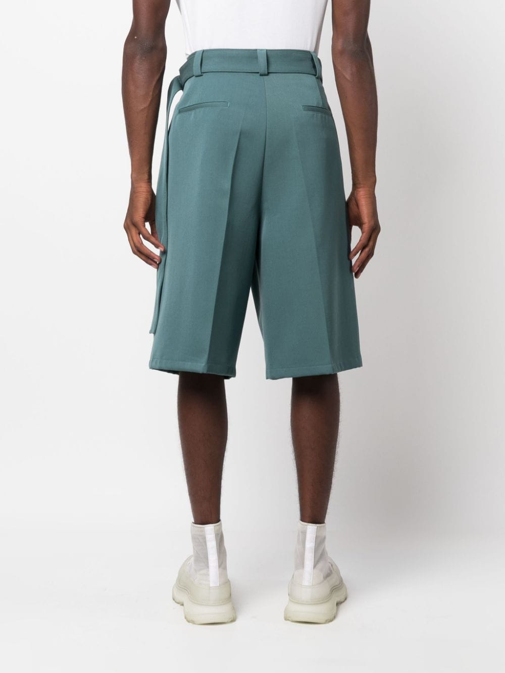 Shop Jil Sander Knee-length Belted Shorts In Grün