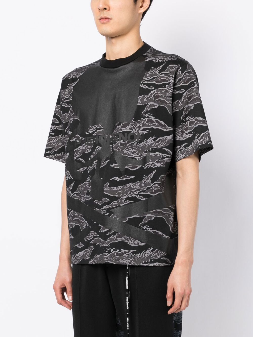 Shop Mastermind Japan Camouflage-print Short-sleeved T-shirt In Black