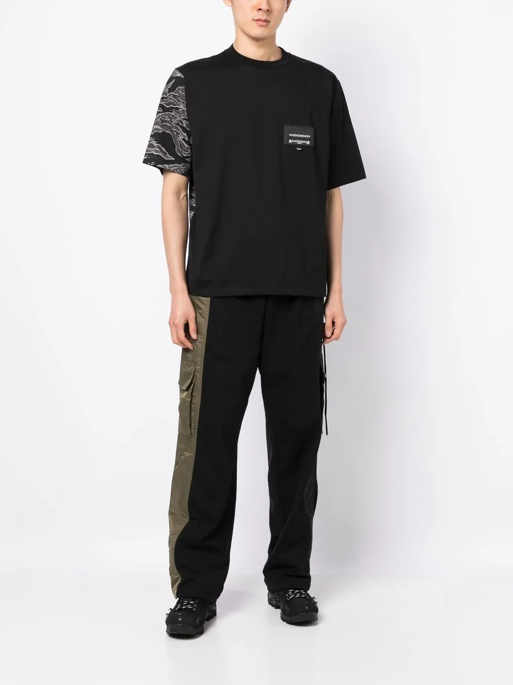 Mastermind Japan Camouflage-print Short-sleeved T-shirt In Black