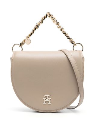 Chic on sale chain bag