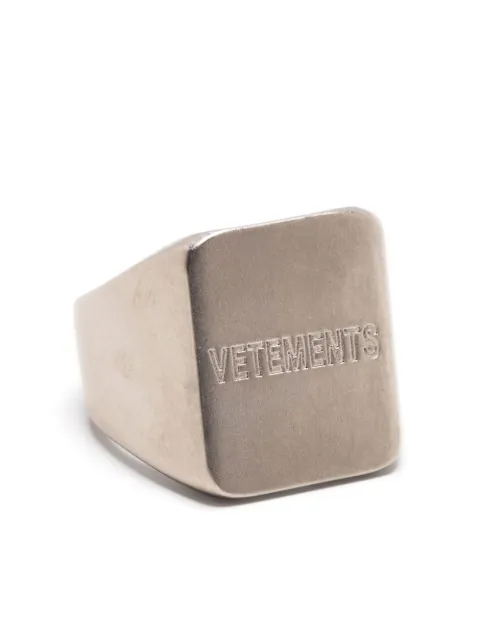 VETEMENTS anillo de sello cuadrado con logo