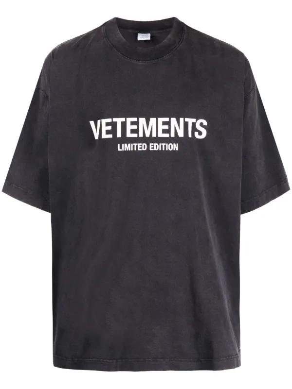 VETEMENTS logo-print T-shirt - Farfetch