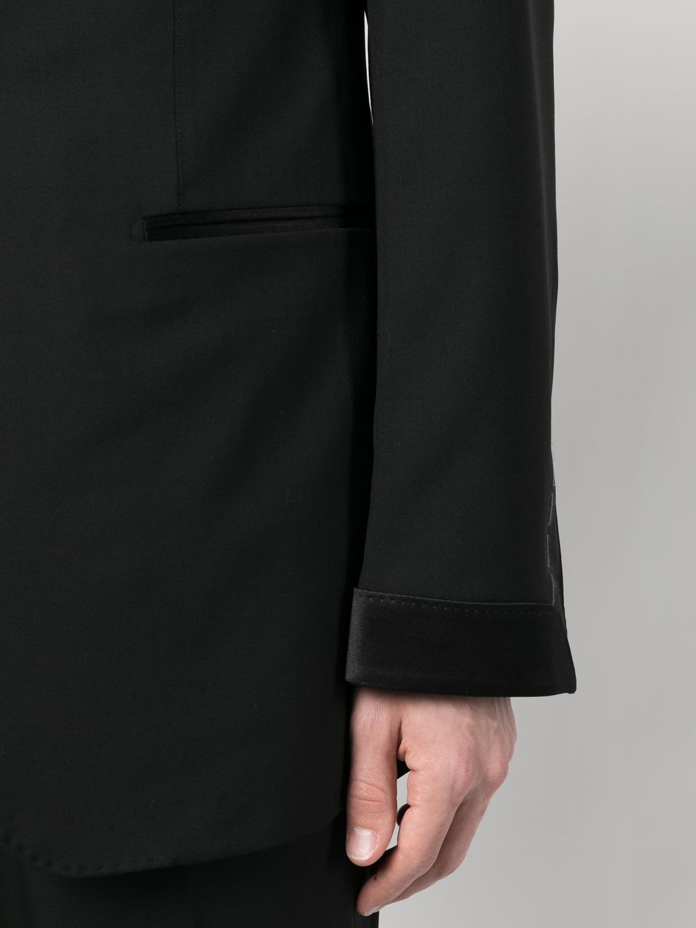 TOM FORD peak-lapel Wool Suit - Farfetch