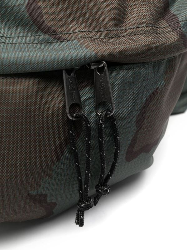 martelen voor eeuwig bureau Eastpak camouflage-print Backpack - Farfetch
