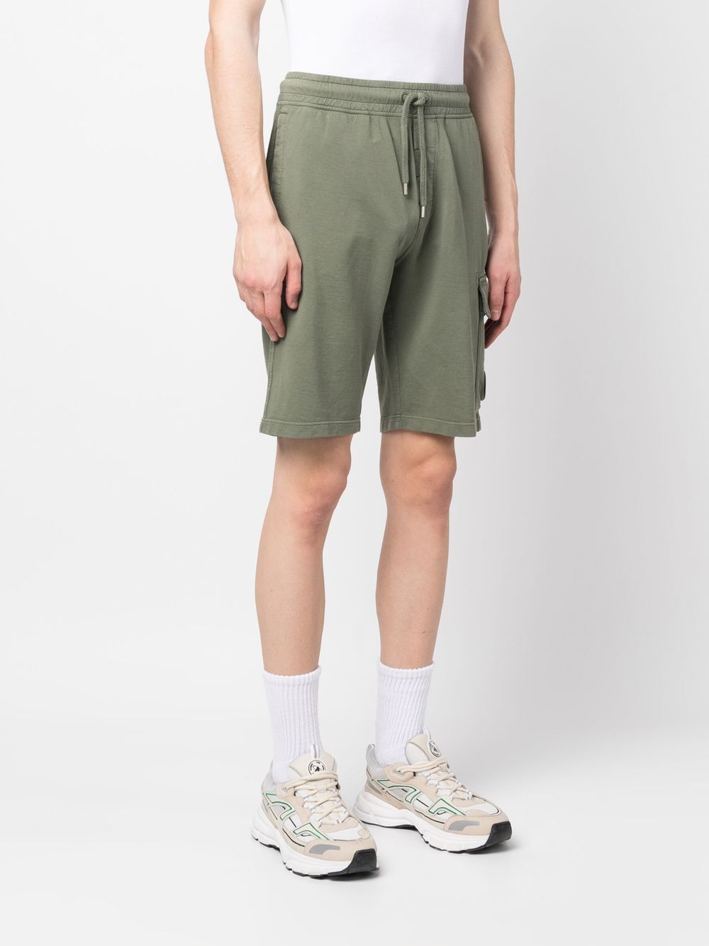 C.P. COMPANY LENS-DETAIL CARGO SHORTS 