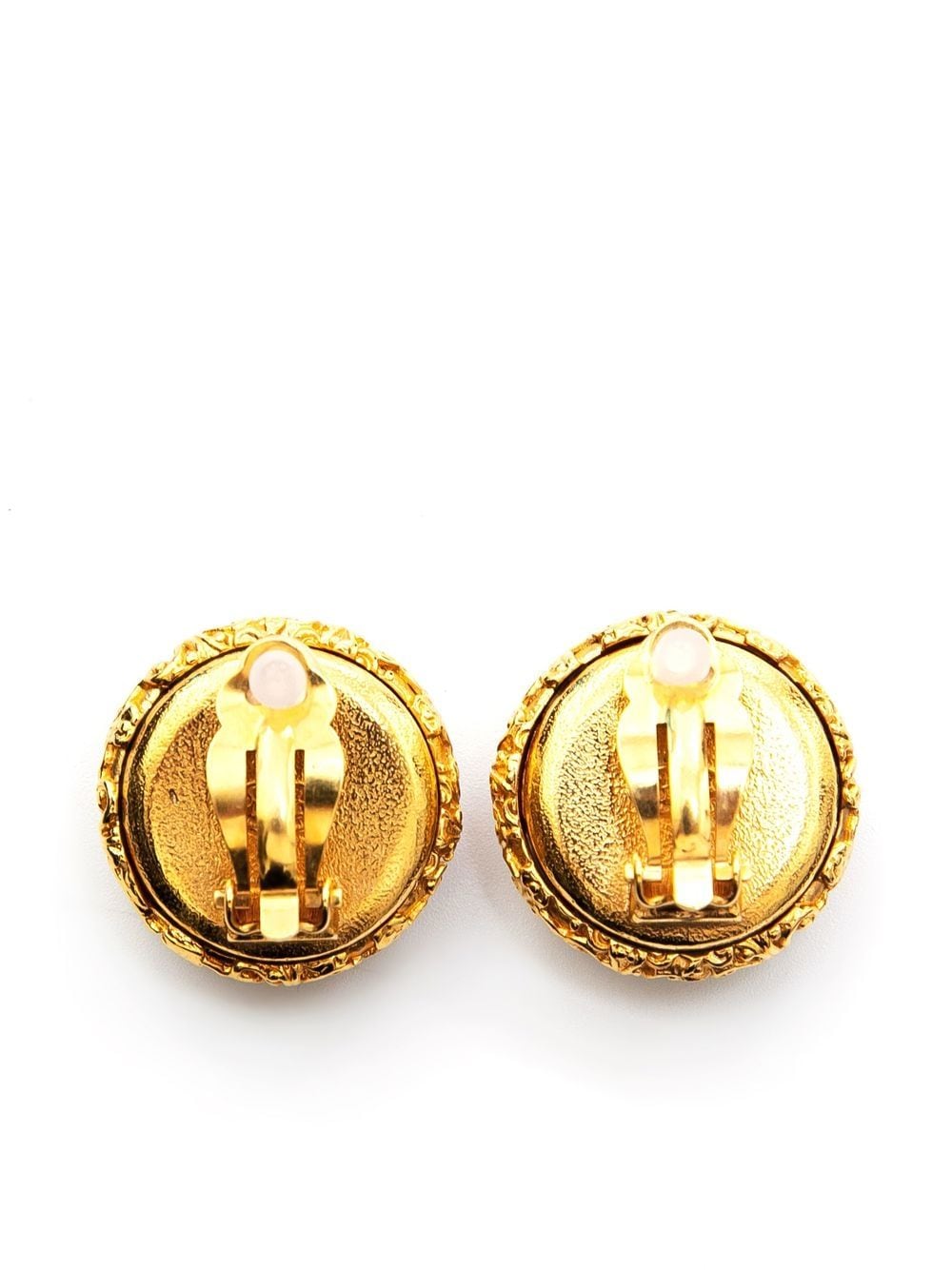 Pre-owned Chanel 人造珍珠纽扣造型夹扣式耳环（1993-1994年典藏款） In Gold