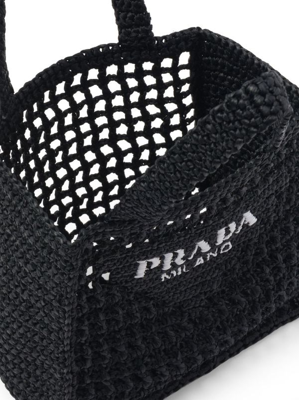 PRADA トライアングルロゴ ラフィア バッグ