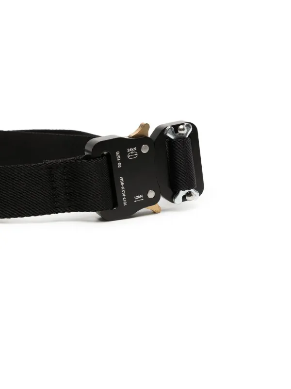 logo-detail clip-fastening belt