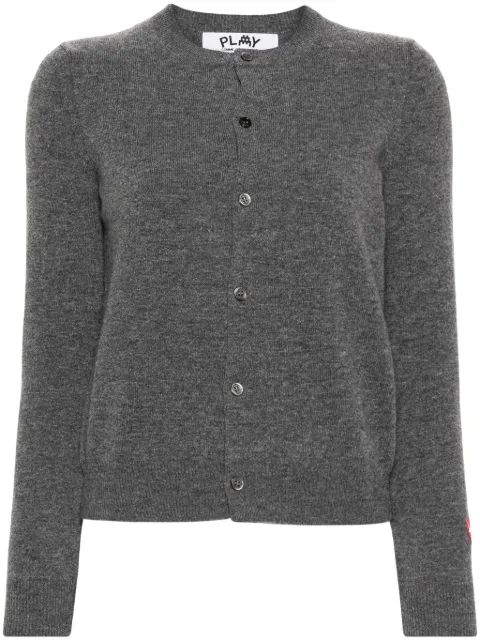 Comme Des Garçons Play Cardigan x the Artist Invader com aplicação