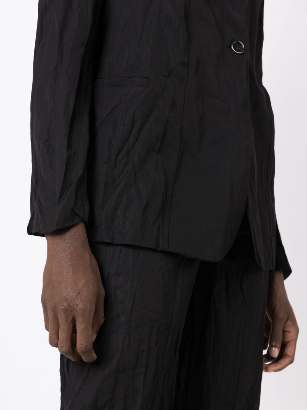 Shop Uma Raquel Davidowicz Crinkled-finish Narrow-lapels Blazer In Black