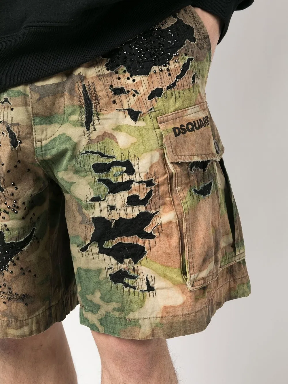 Dsquared2 Logo-print Distressed Shorts In Grün