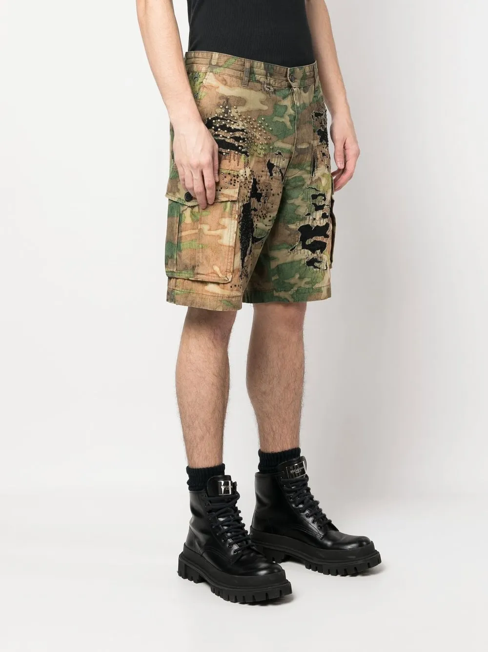 Shop Dsquared2 Logo-print Distressed Shorts In Grün