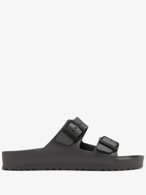 Birkenstock flip flops con doble correa y logo bordado