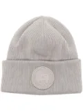 Canada Goose logo-patch ribbed-knit beanie - Grey