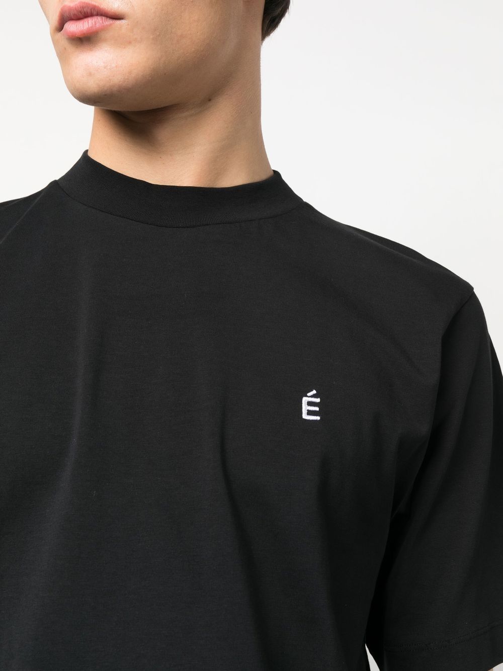 Shop Etudes Studio Logo-embroidered Organic Cotton T-shirt In Schwarz