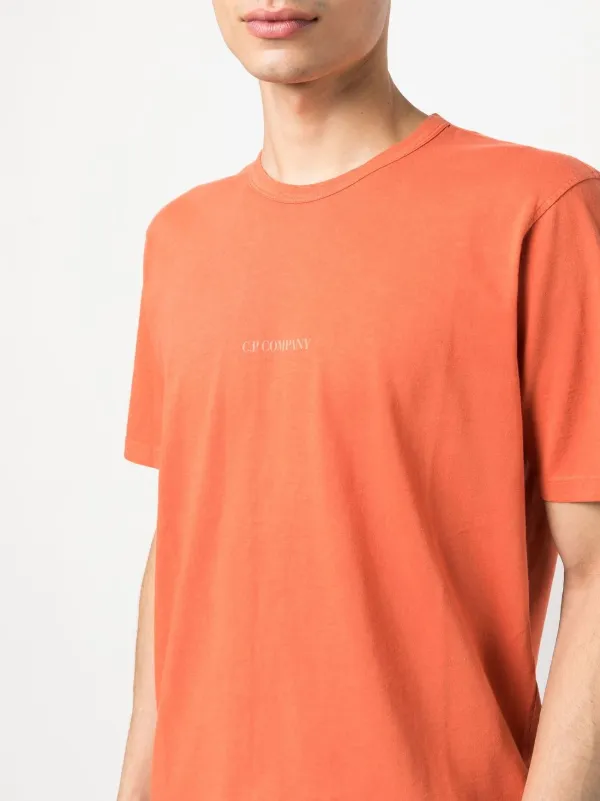 【関税込み】C.P. Company オレンジ ロゴプリント Tシャツ C.P. Company logo-print Cotton T-shirt | Orange | FARFETCH BH