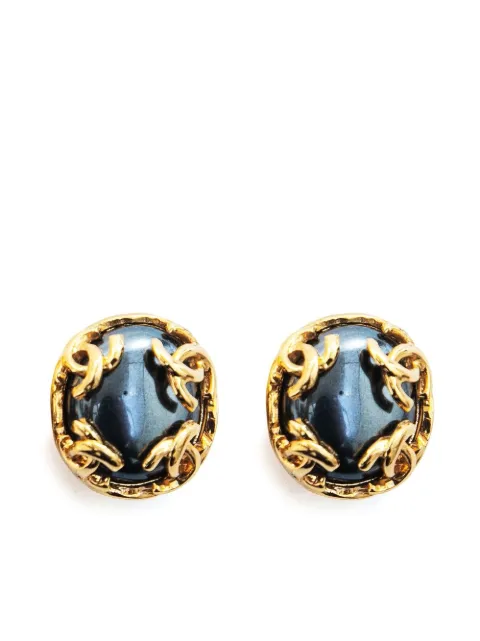 CHANEL Pre-Owned 1995-1996 enamel CC button clip-on earrings