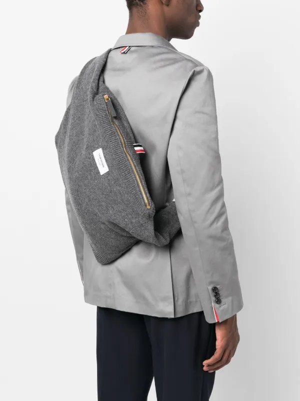 Thom Browne MJS281AJ0199415 関税送料込 Thom Browne zip-up Messenger Bag | Grey | FARFETCH