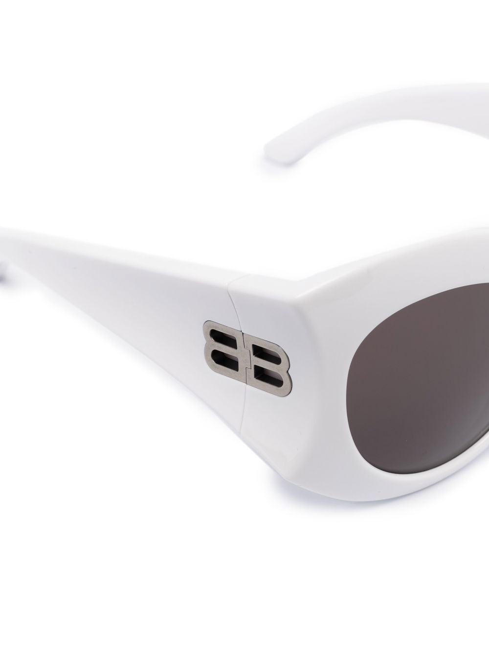 Shop Balenciaga Hourglass Round Sunglasses In Weiss