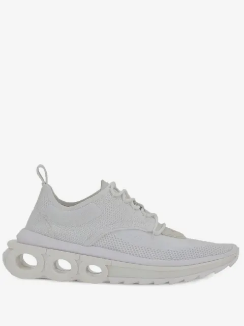 Ferragamo baskets à détail Gancini