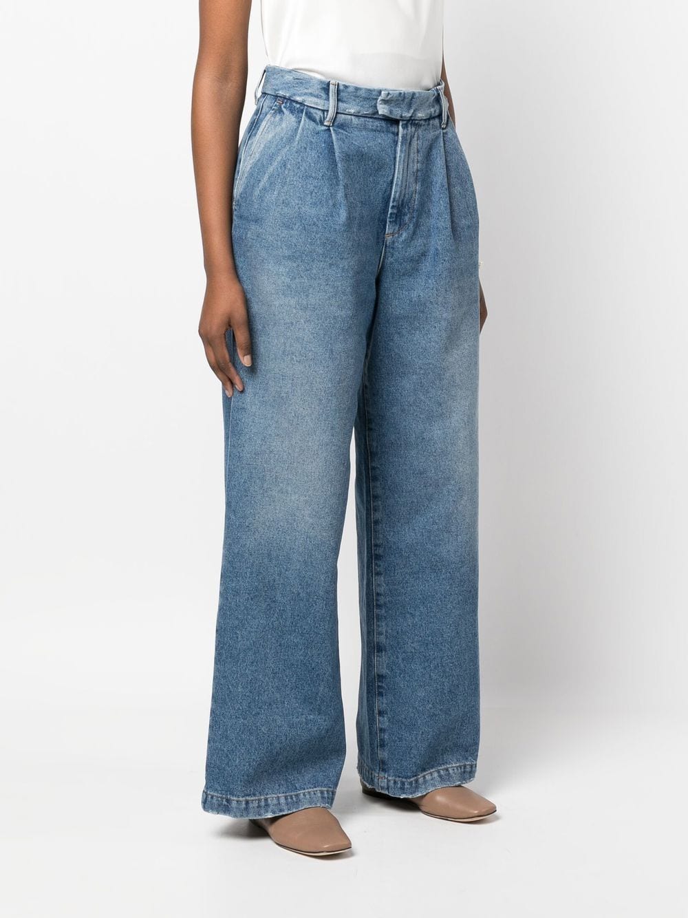 Shop Armarium Wide-leg Pleated Jeans In Blau