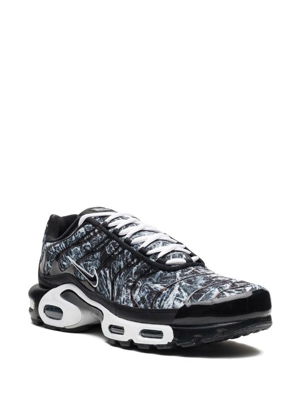 Nike Max AMP "Shattered Ice" Sneakers - Farfetch