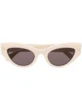 Alexander McQueen Eyewear cat-eye frame sunglasses - White