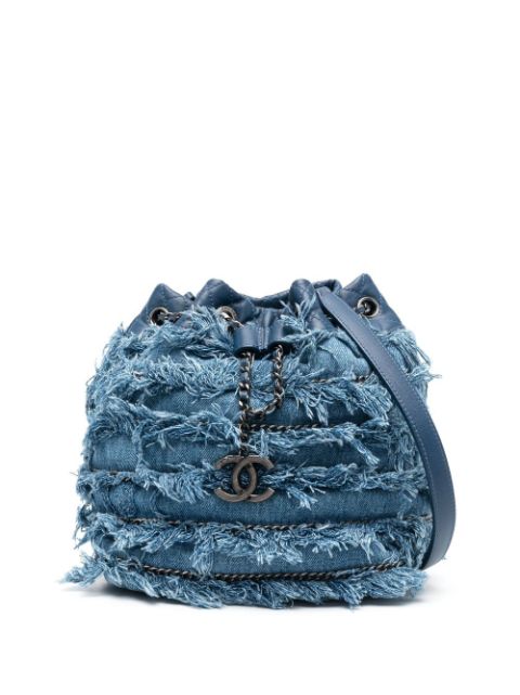 CHANEL Pre-Owned 2014-2015 fringed denim bucket bag