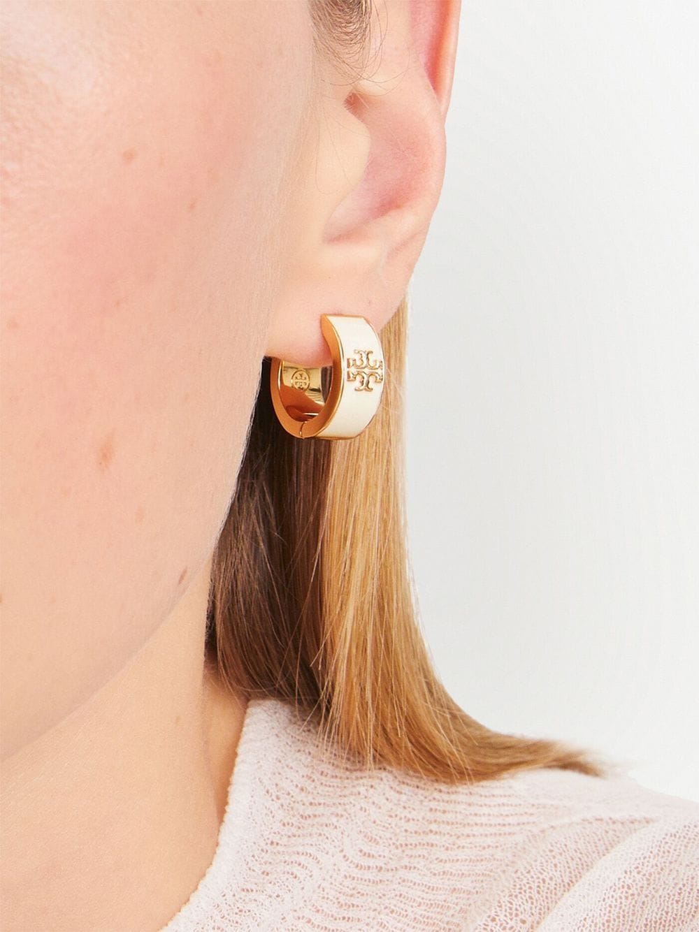 Image 2 of Tory Burch Kira enamel huggie hoop earrings
