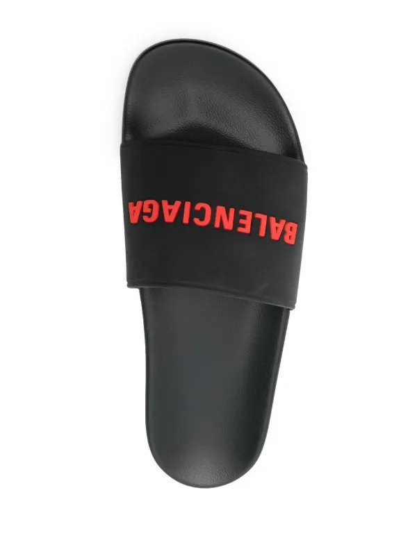 【BALENCIAGA】ロゴ入りラバースライド Balenciaga logo-appliqué Slides | Black | FARFETCH PH