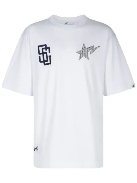 A BATHING APE® playera Court White de A BATHING APE® x STADIUM GOODS®