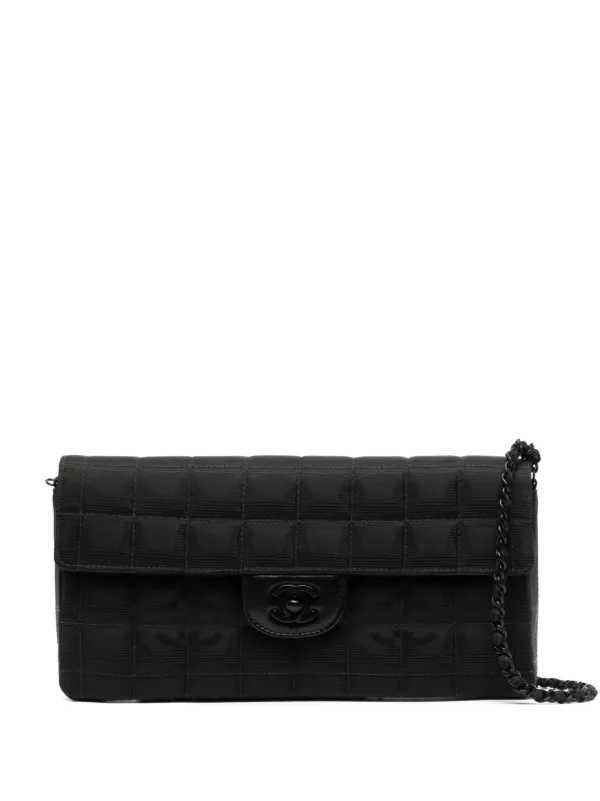 Chanel Pre-owned 2000-2001 New Travel Choco Bar Flap Shoulder Bag in Black