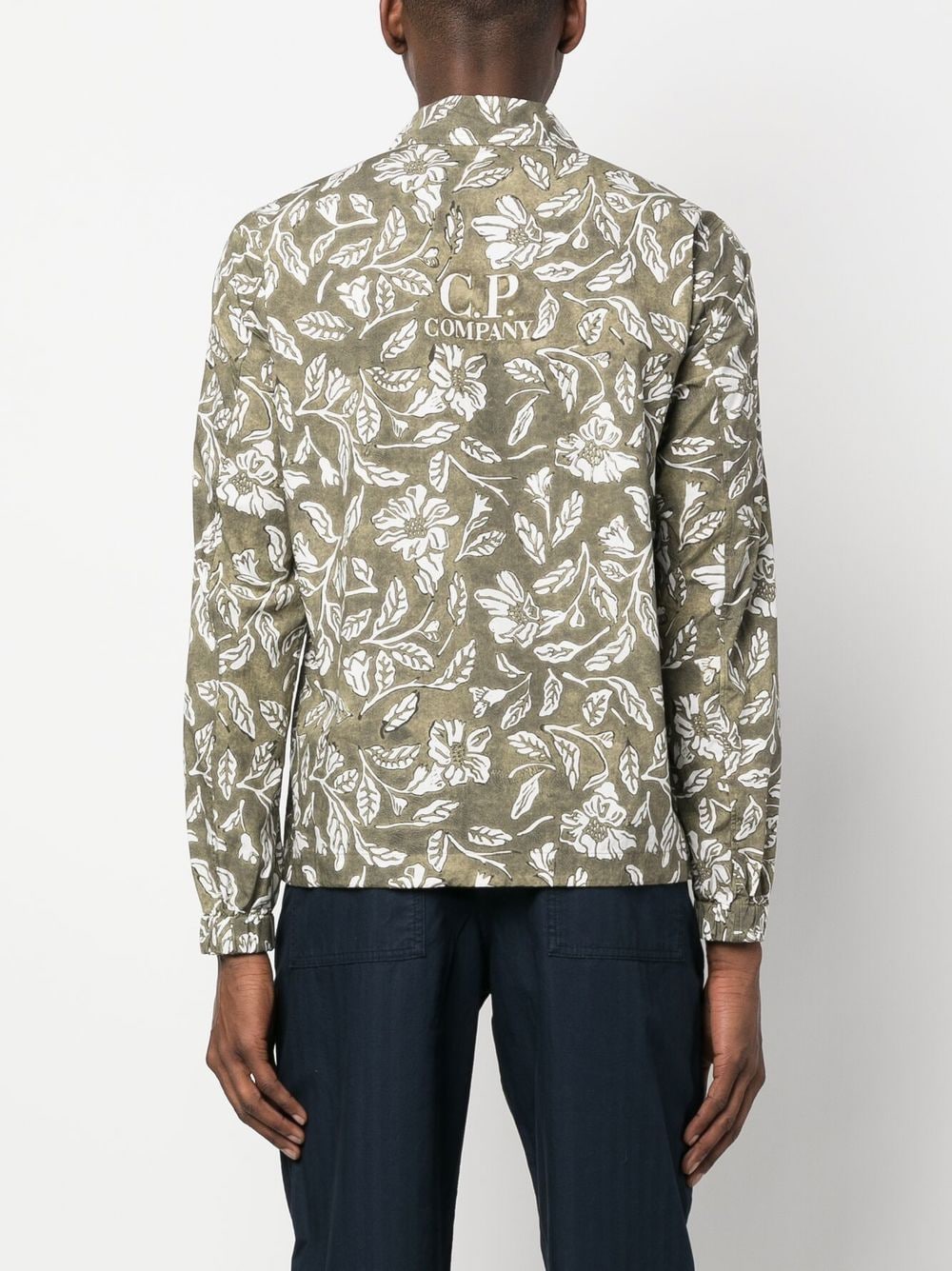 Shop C.p. Company Floral-embroidered Shirt In Grün