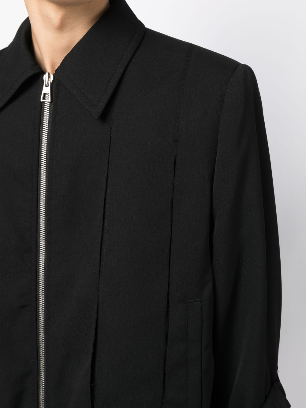 Shop Songzio Pleat-detail Zip-up Shirt Jacket In Schwarz