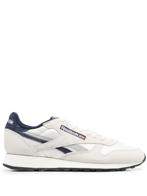 Reebok tenis bajos con parche del logo 