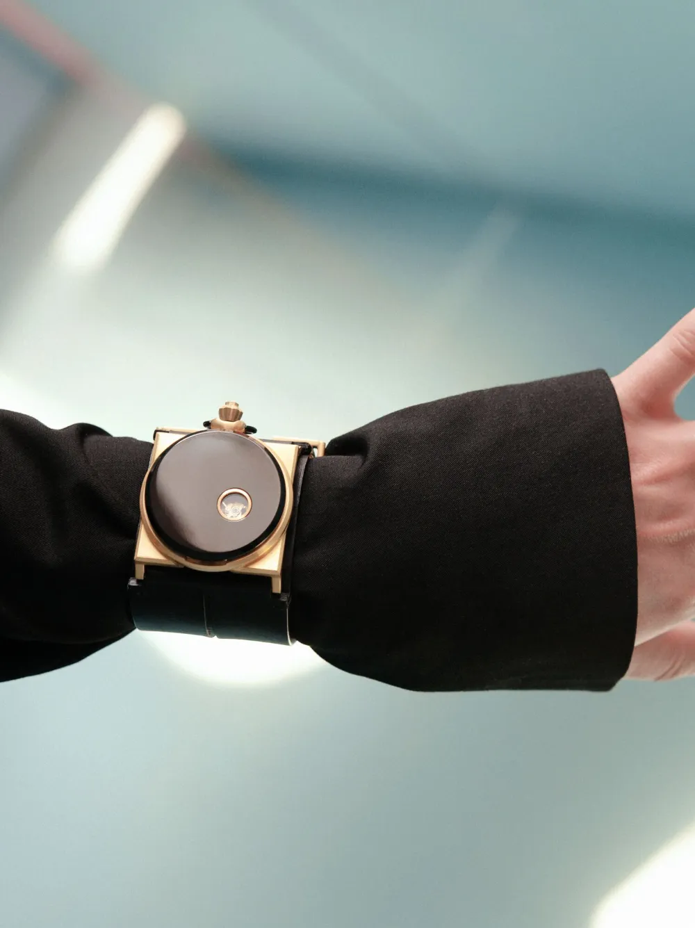R100 Gold 41mm