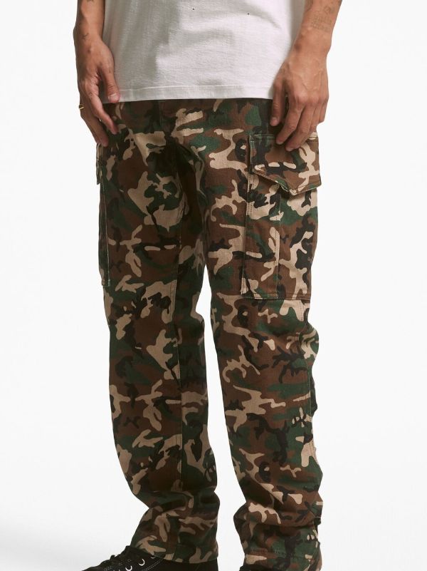 Camouflage jeans store