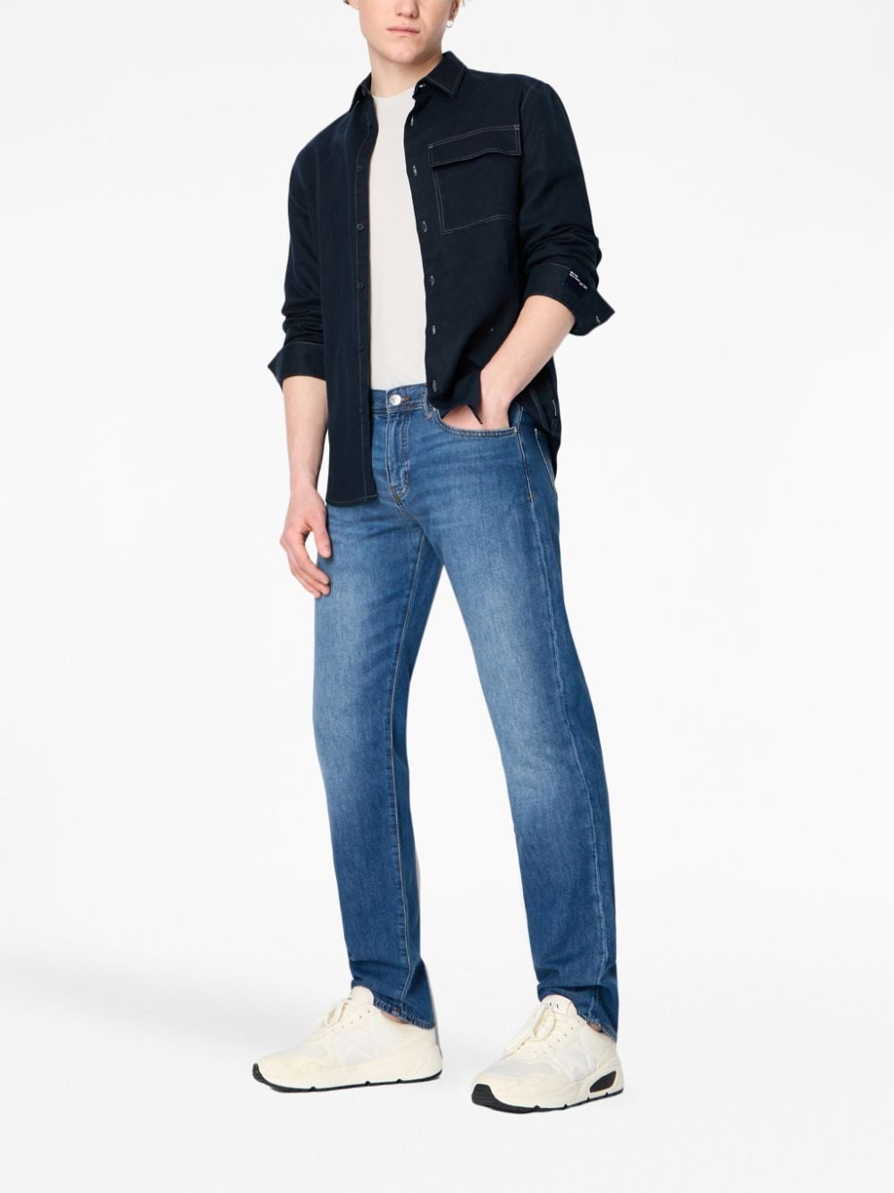 Armani Exchange logo-patch straight-leg jeans - Blauw