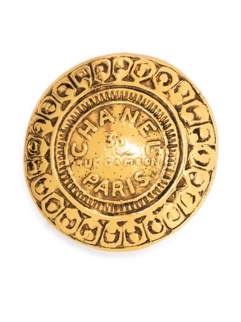 CHANEL Pre-Owned 1980s Rue Cambon round brooch